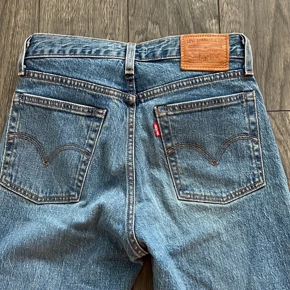 Levi's Women's High Rise Jeans - Light Blue - Picture 7 of 8